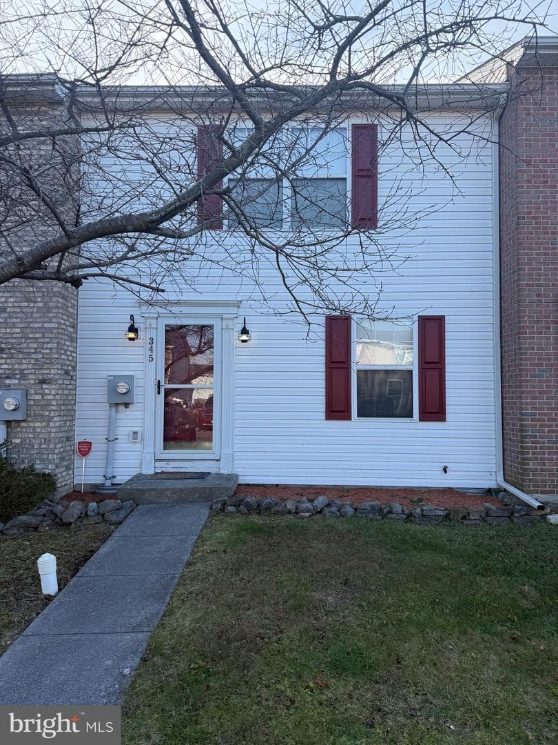 345 Surrey Club Lane