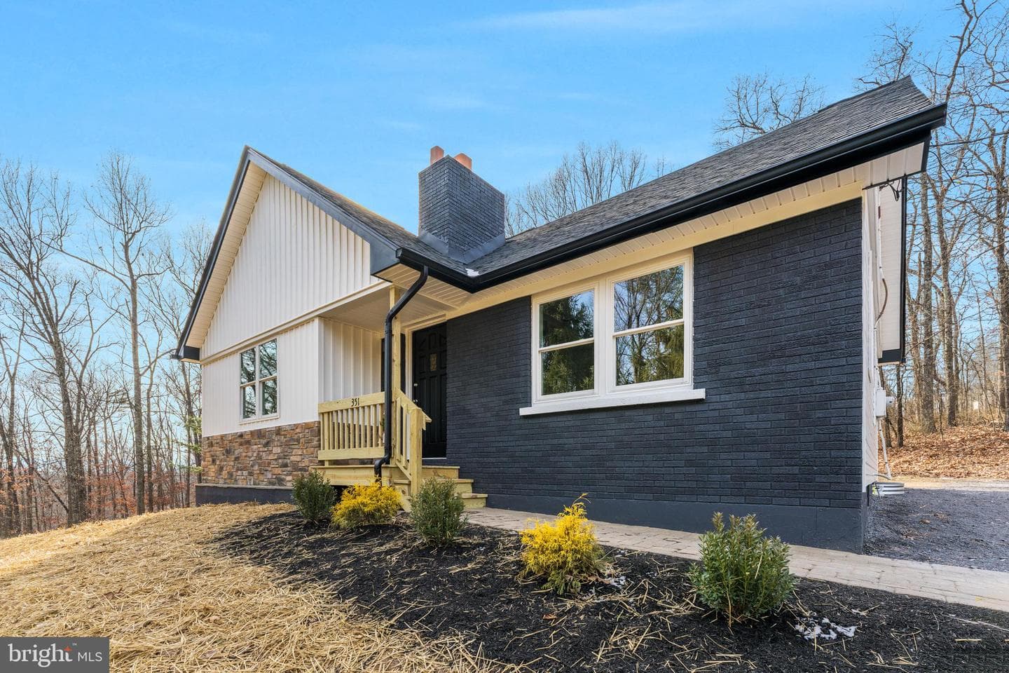 351 Ridgeview Road photo 1