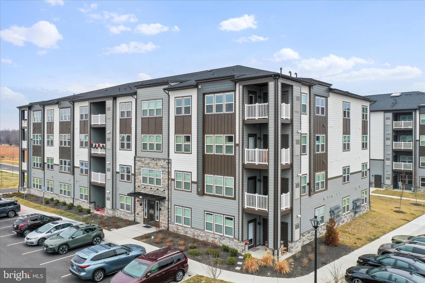 151 McCormick #203