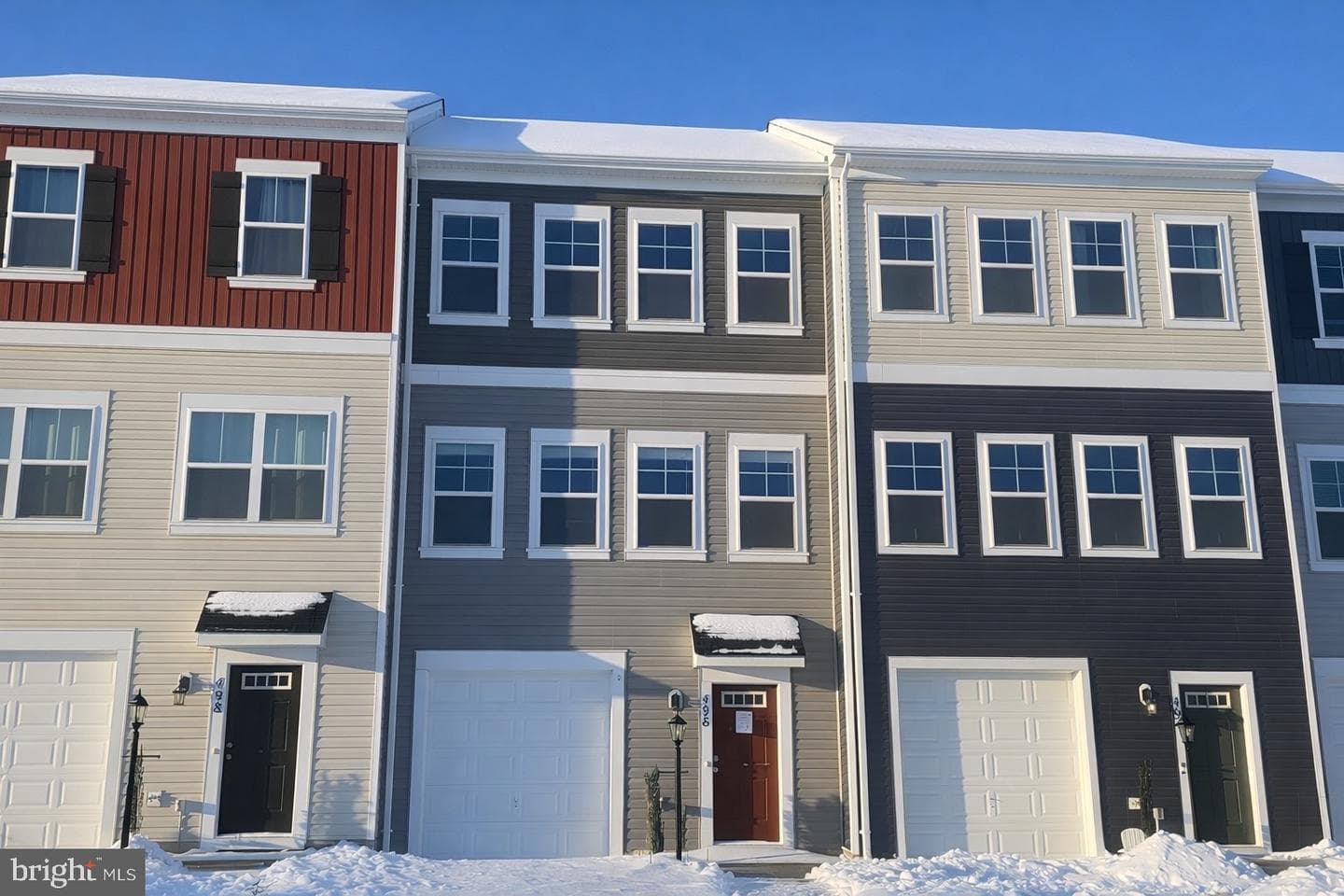 496 Parkland Drive photo 1