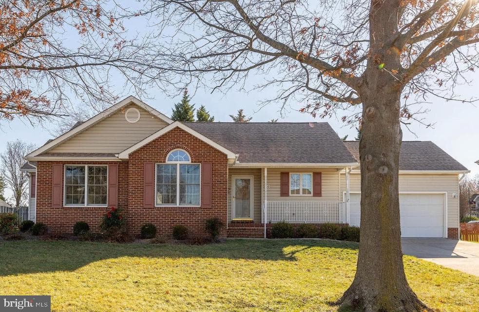 108 Senseny Glen Drive photo 1