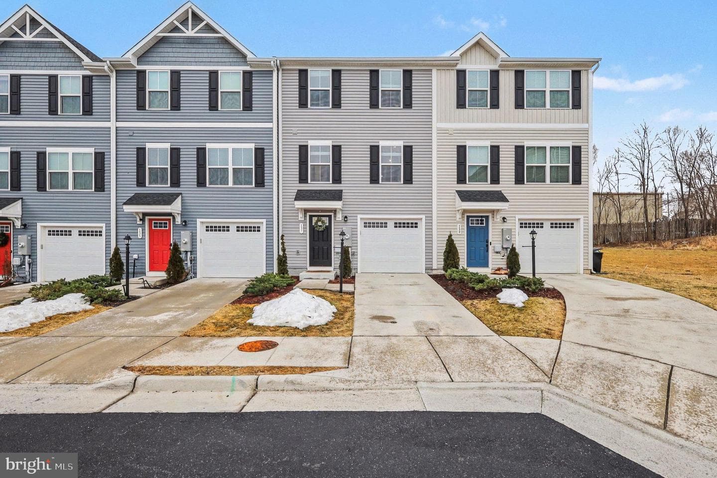 137 Kensington Circle photo 1