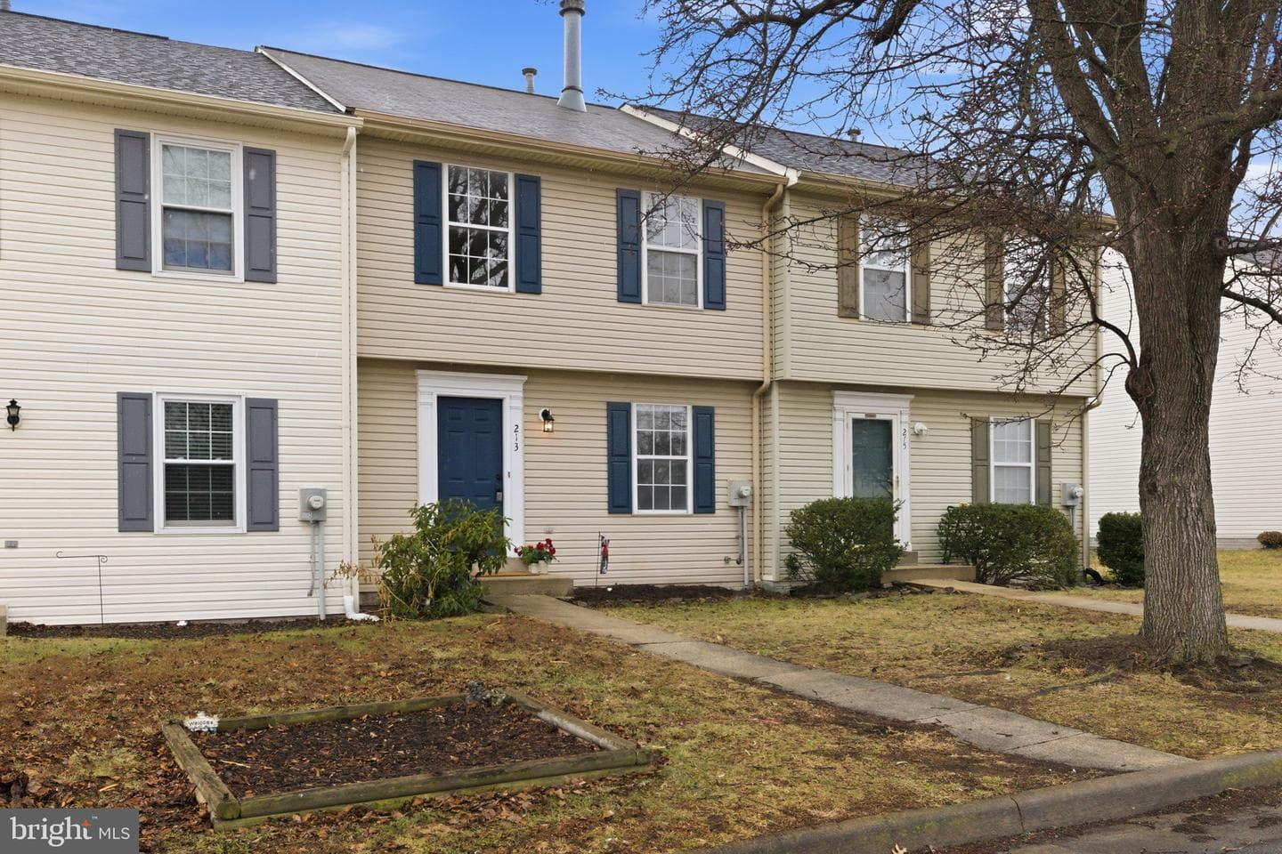 213 Georgetowne Court photo 1