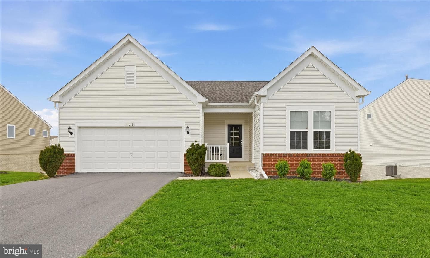 121 Hayvenhurst Court