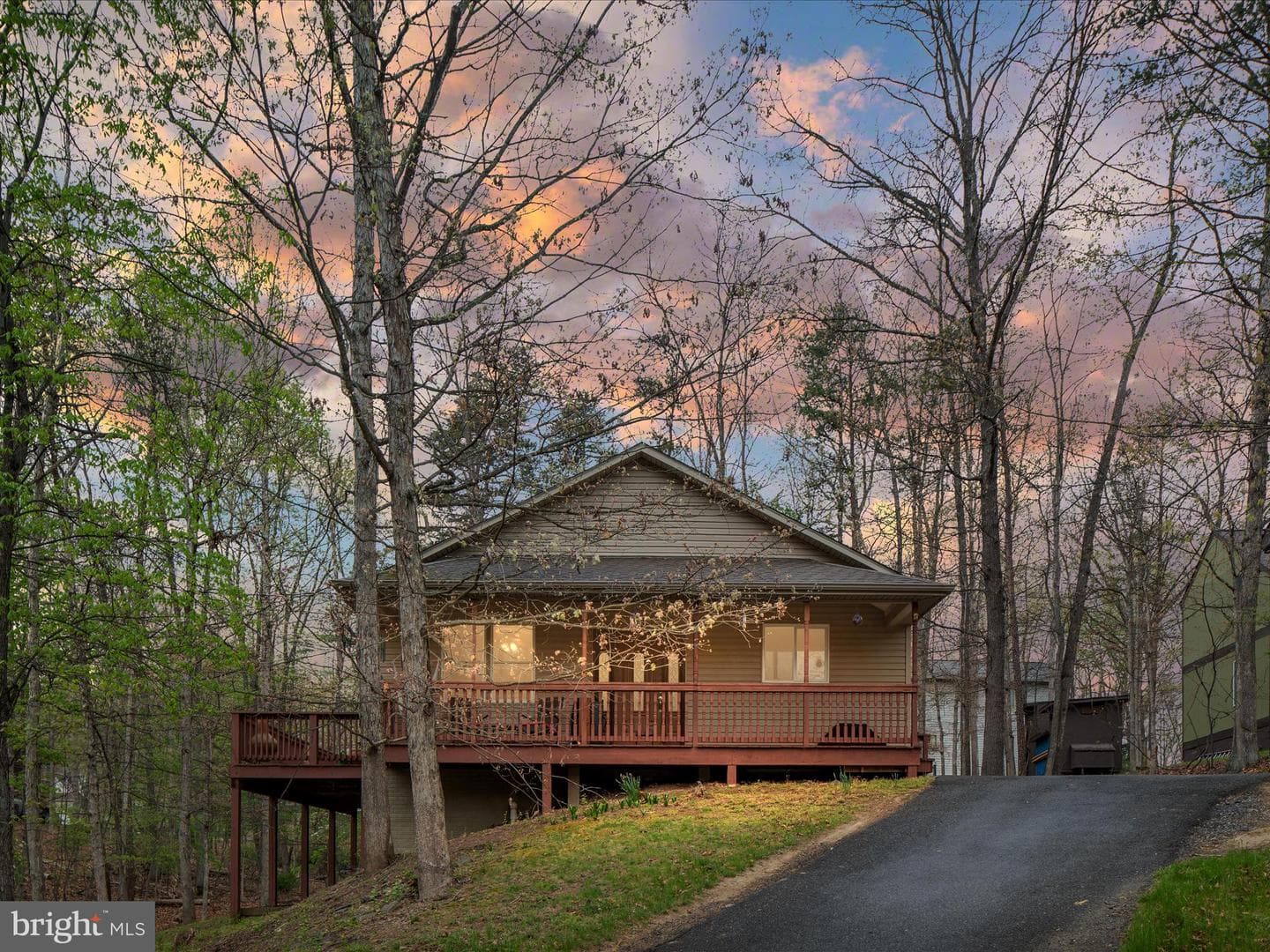 1304 Lakeview Drive
