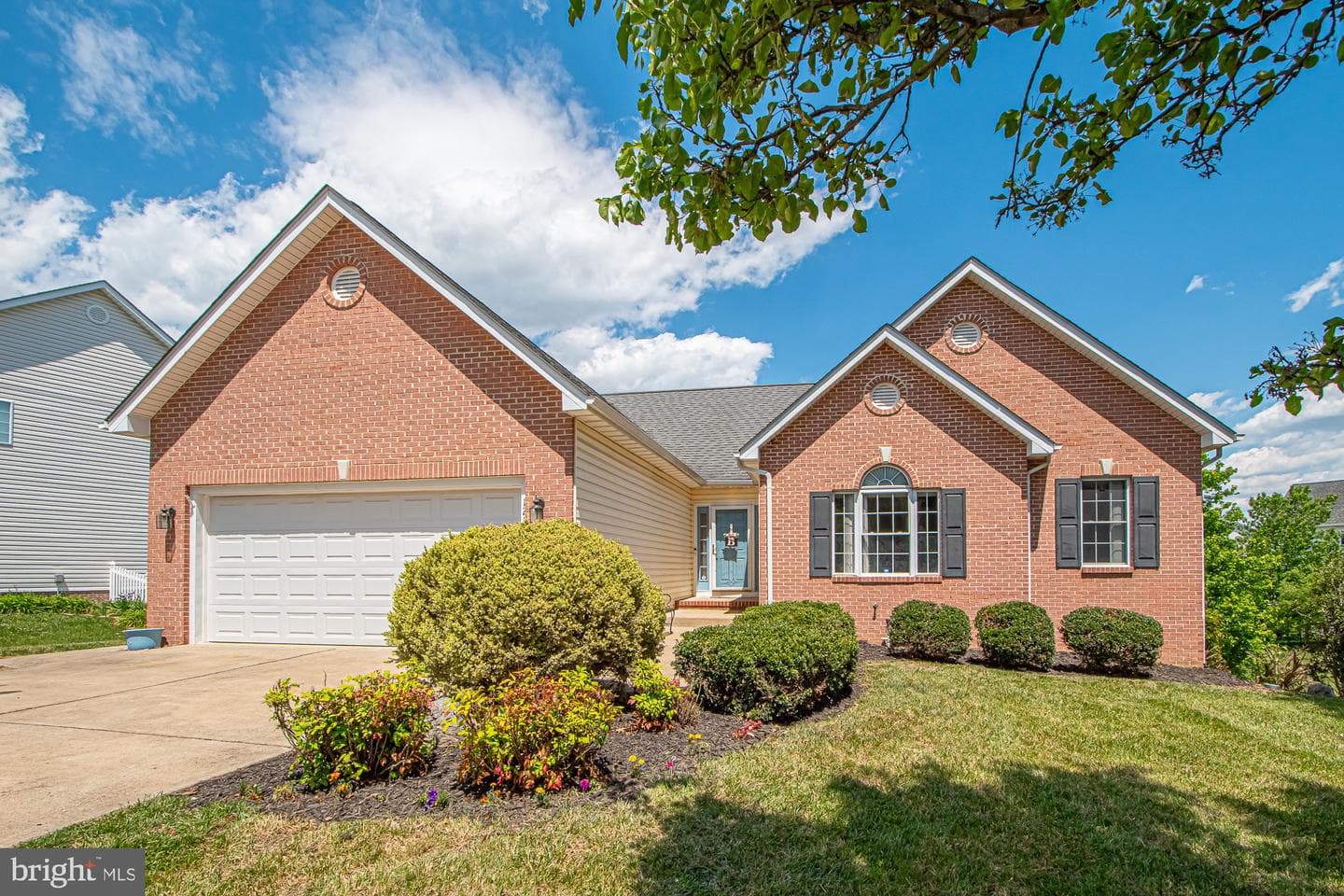 121 Travis Court