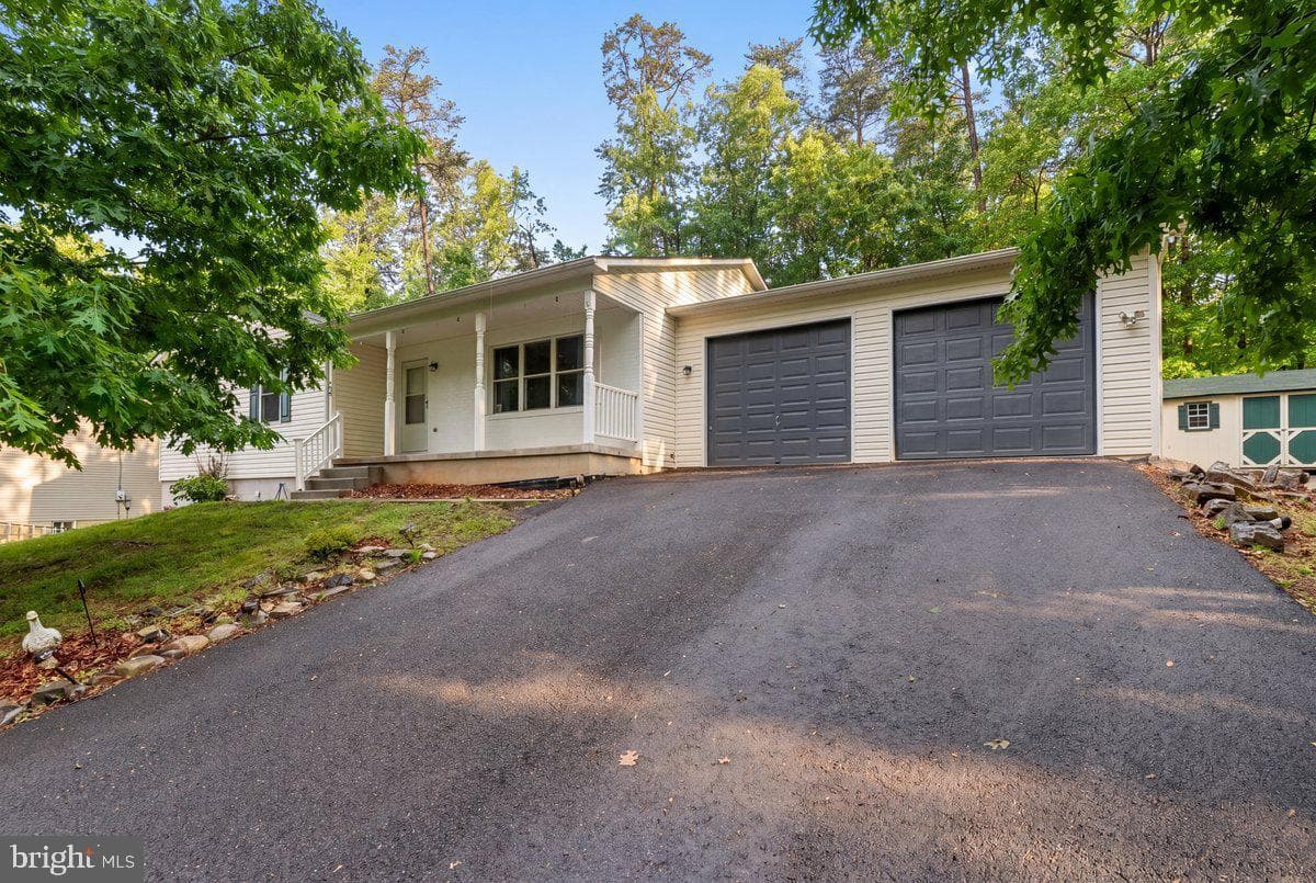 100 Woodlands Lane photo 1