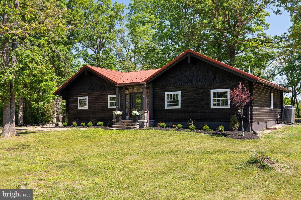 171 Amberwood Lane photo 1