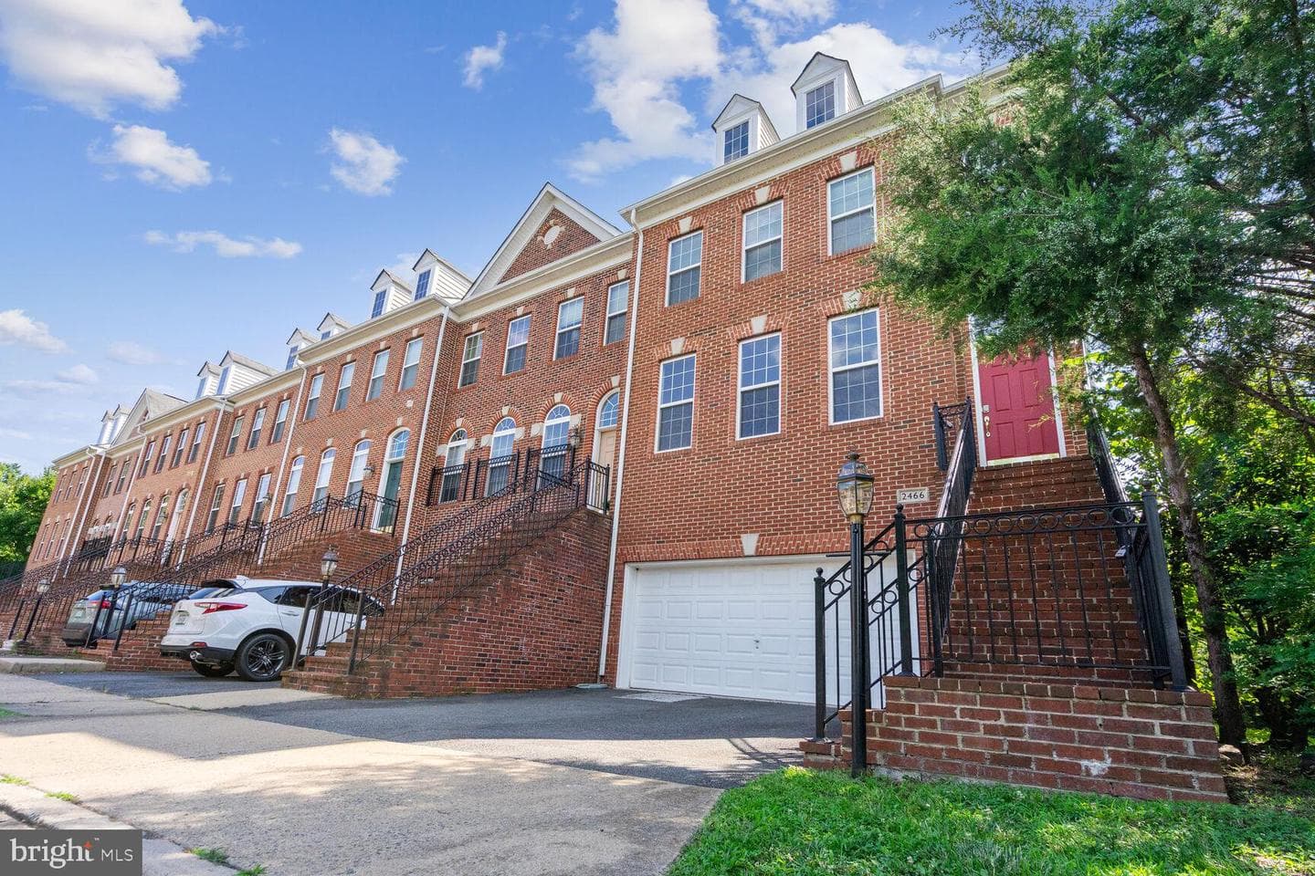 2466 Silk Court photo 1