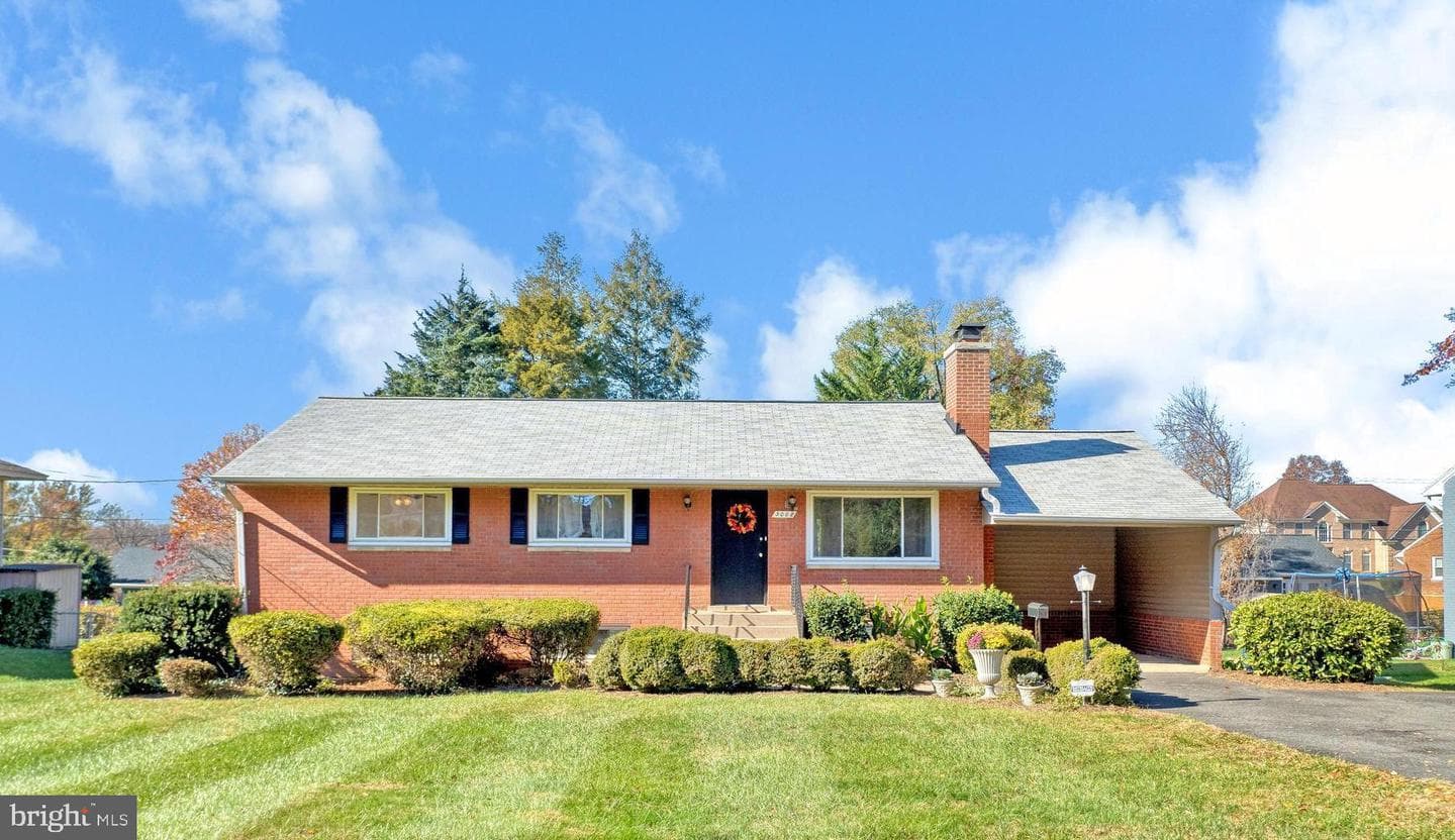 5008 Ravensworth Road photo 1