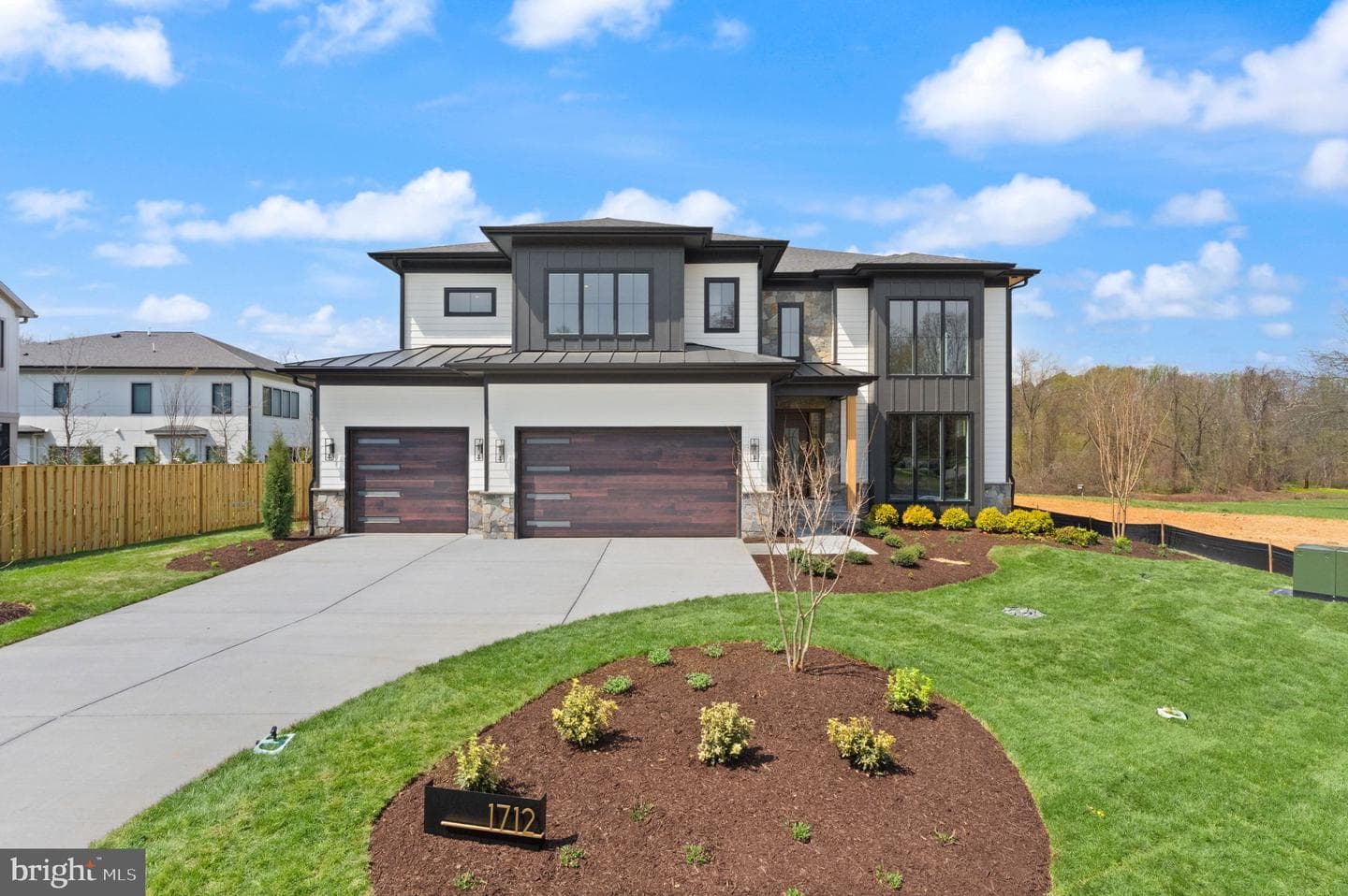 1712 Dalewood Place photo 1
