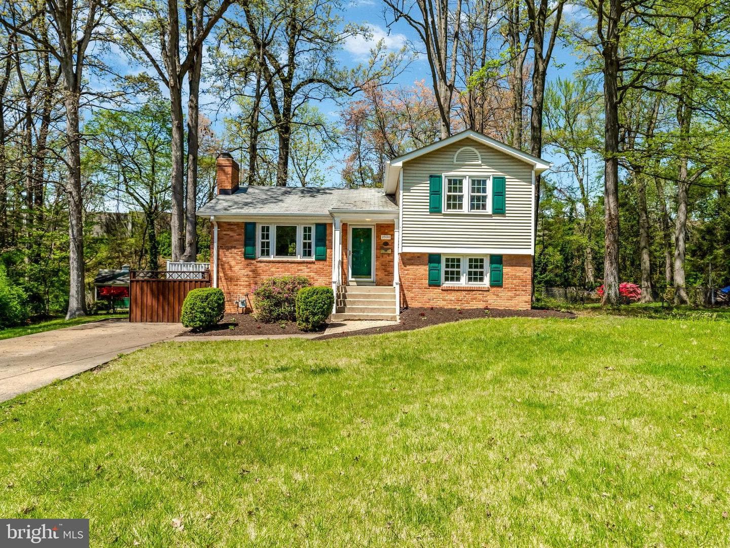 2530 Roswell Court photo 1