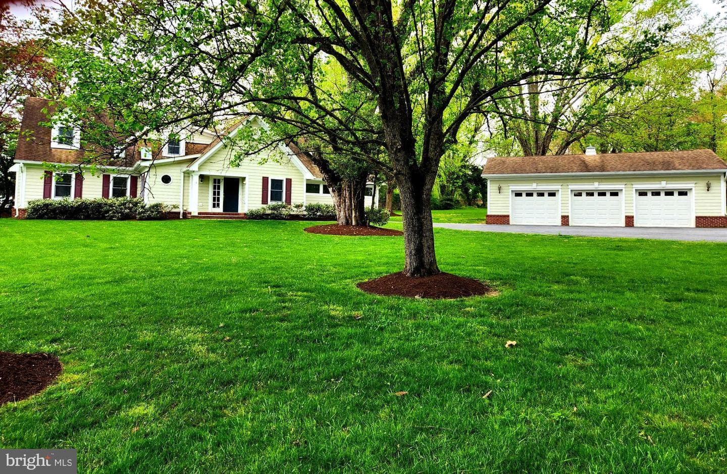 644 Walker Road photo 1