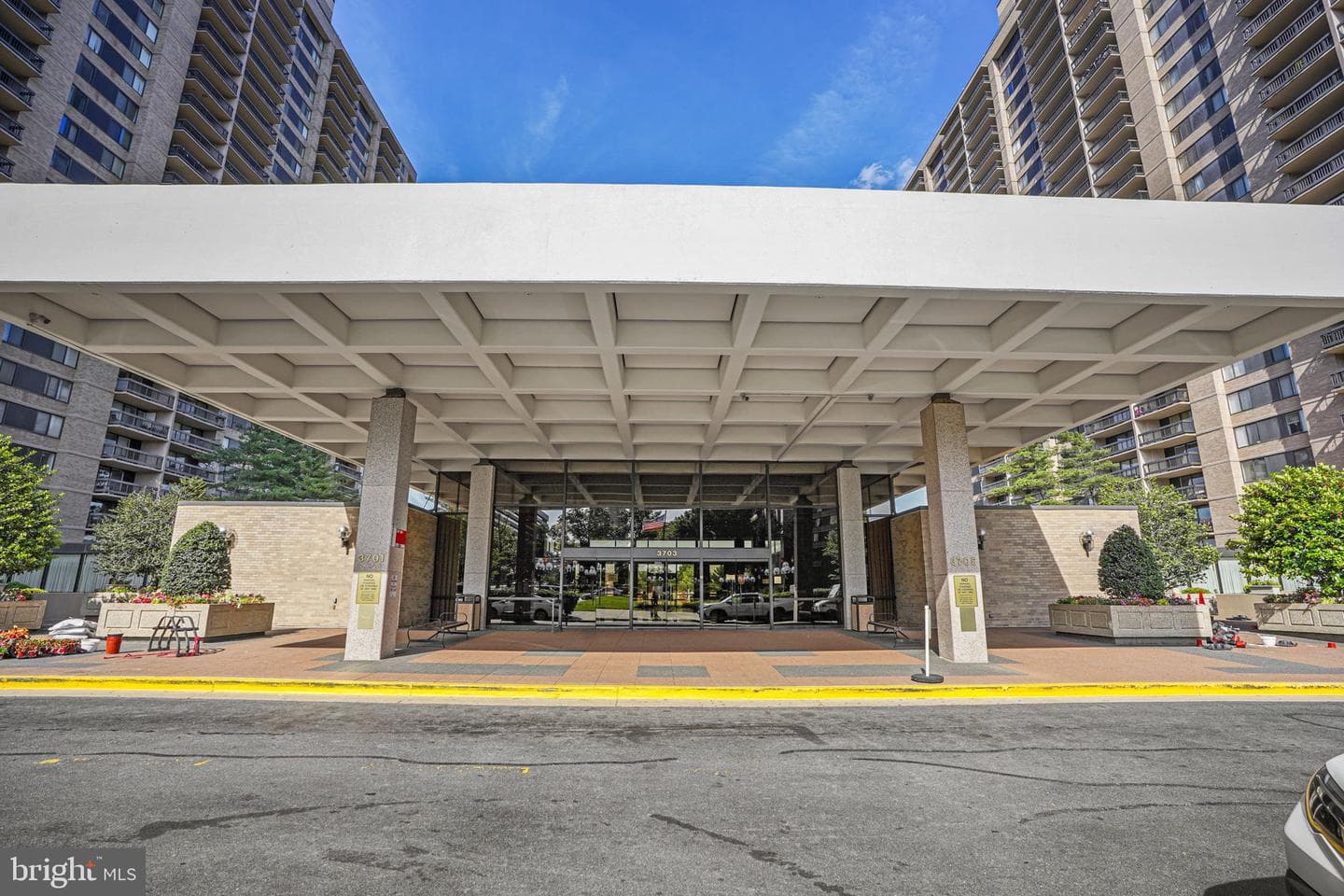 3705 S George Mason Drive #1502s photo 1