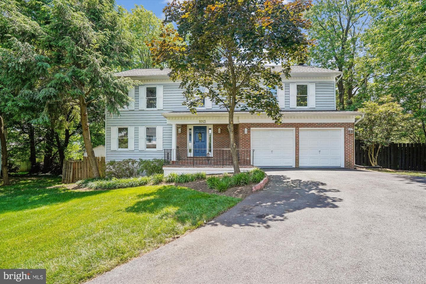 1013 Crestview Drive photo 1