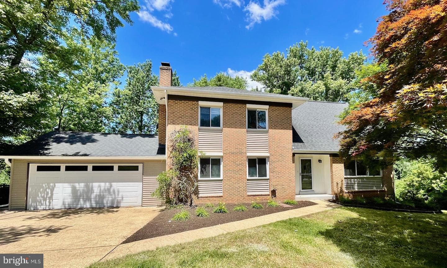 9202 Hambletonian Place photo 1