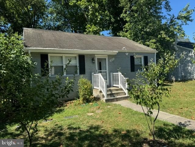 2821 E Lee Avenue photo 1