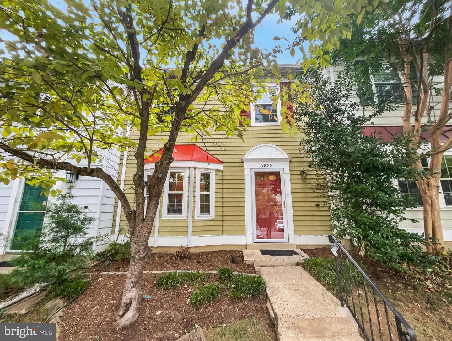 9856 Oakdale Woods Court photo 1