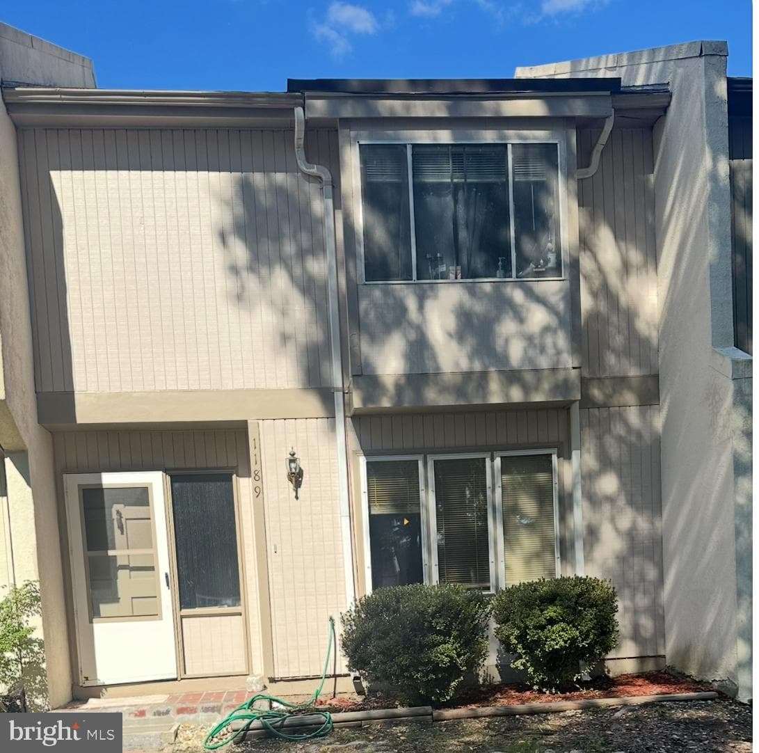 1189 Dublin Place photo 1