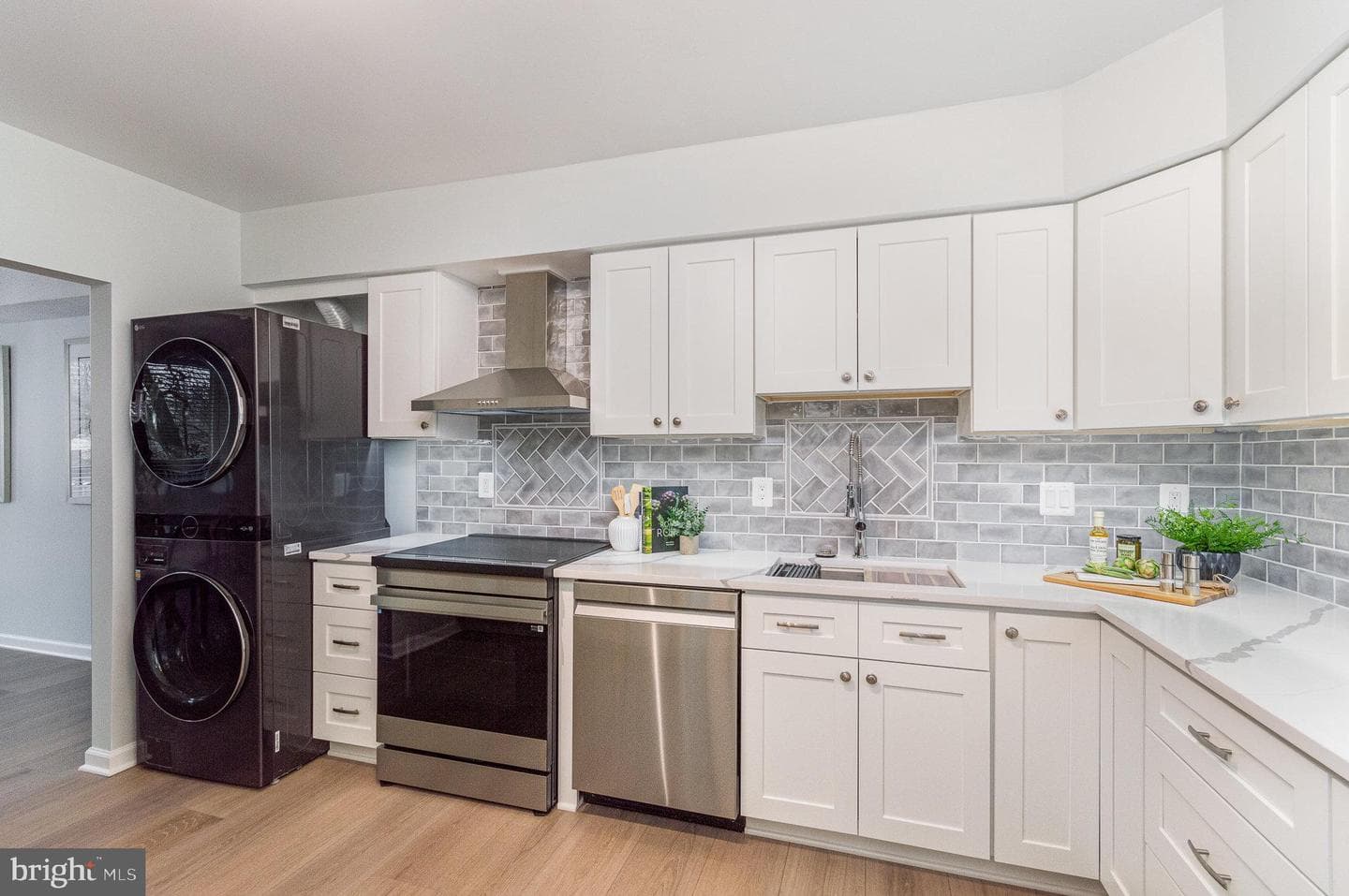 3713 S George Mason Drive #211w photo 1
