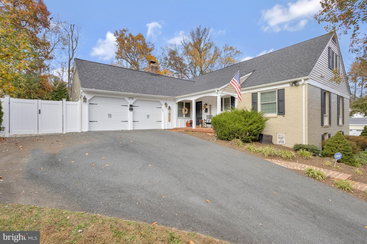 3712 Camelot Drive photo 1