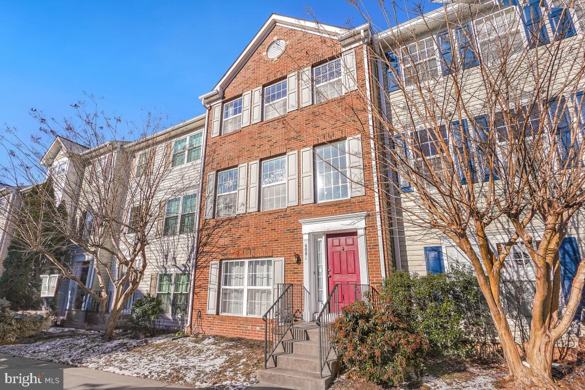 6081 Sara Marie Terrace photo 1