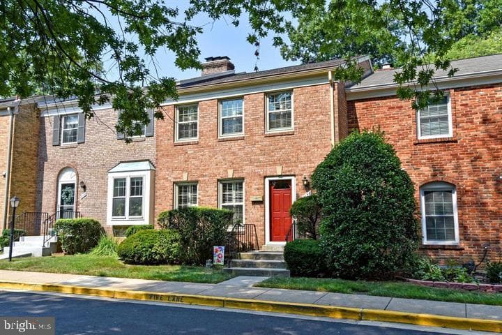 3136 Hartwick Lane photo 1