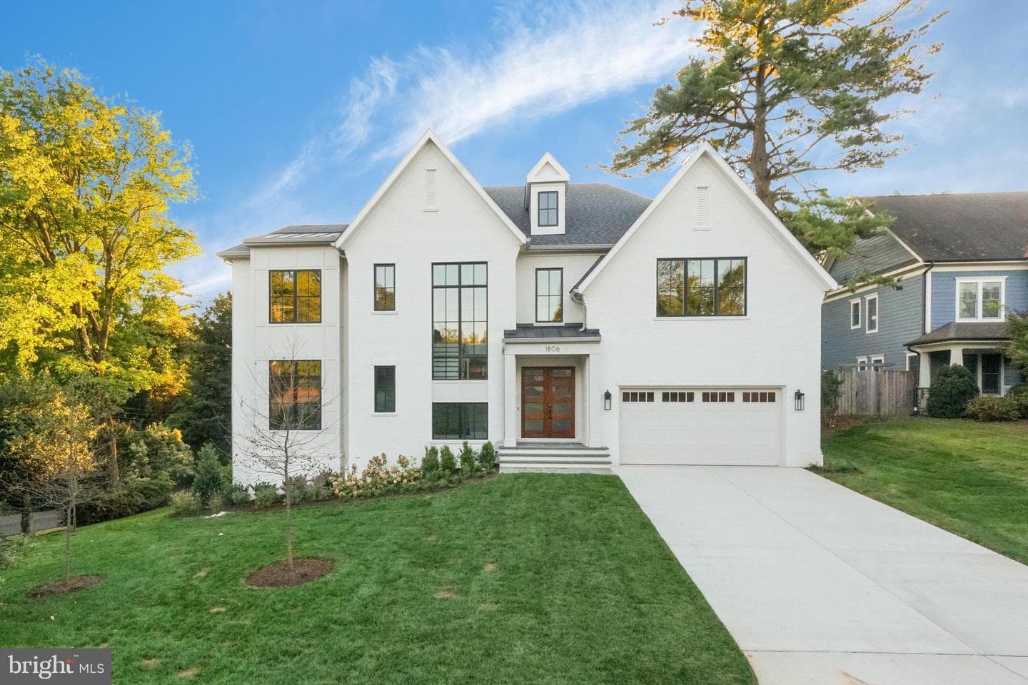 1806 Dumbarton Street photo 1