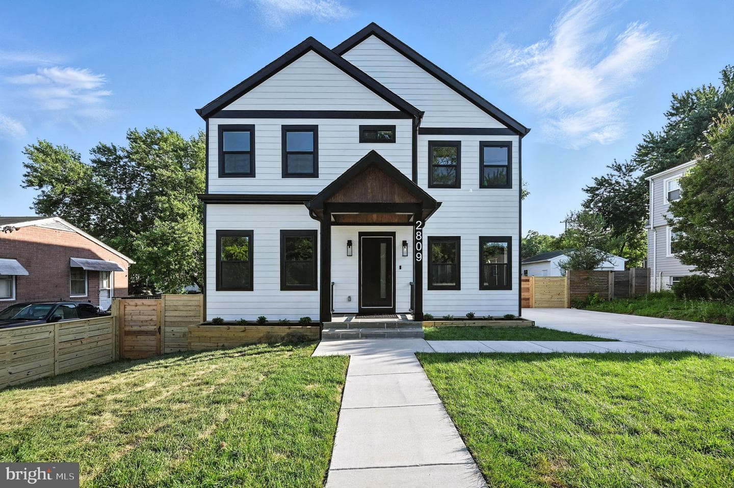 2809 Memorial Street photo 1