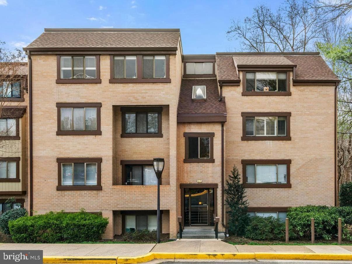 1675 Parkcrest Circle #4e/300 photo 1