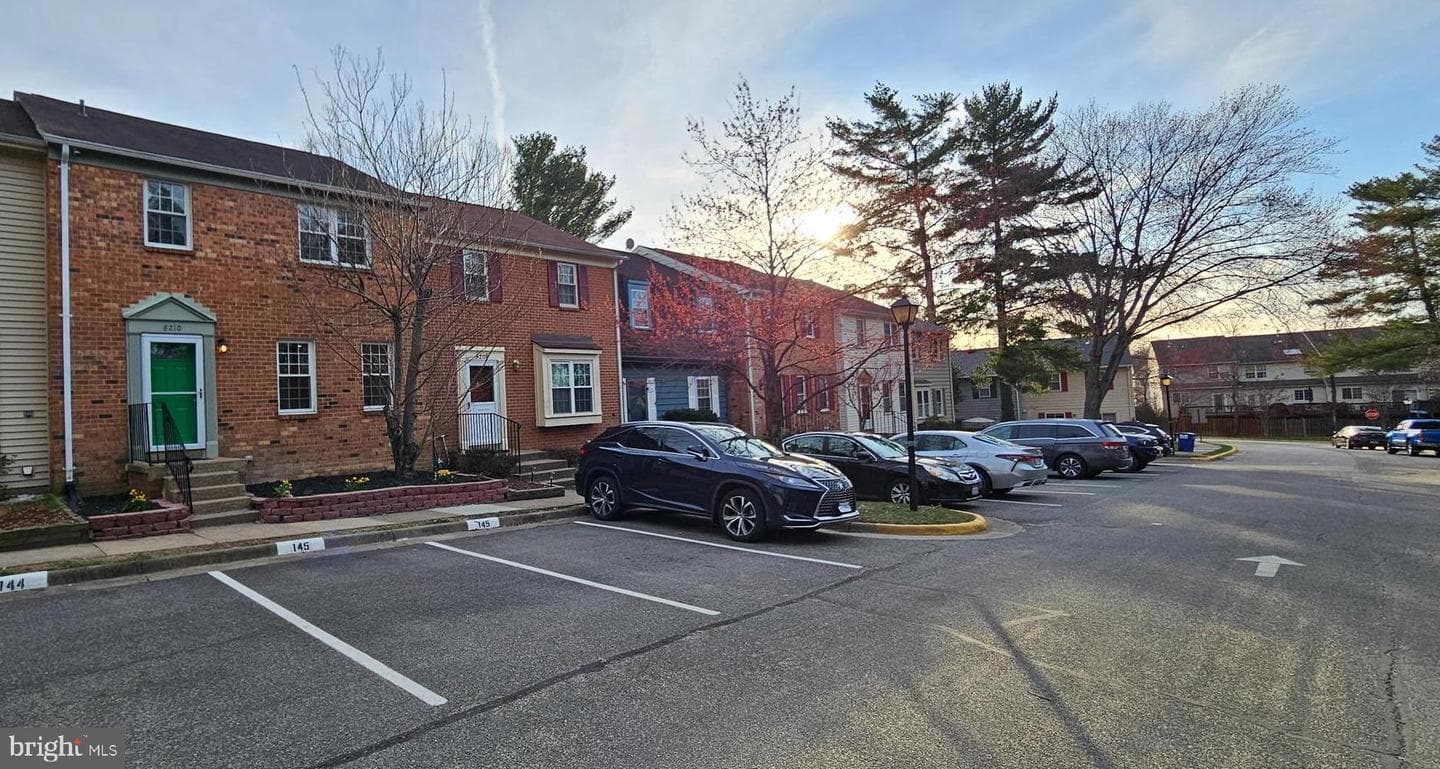 8210 Stationhouse Court photo 1