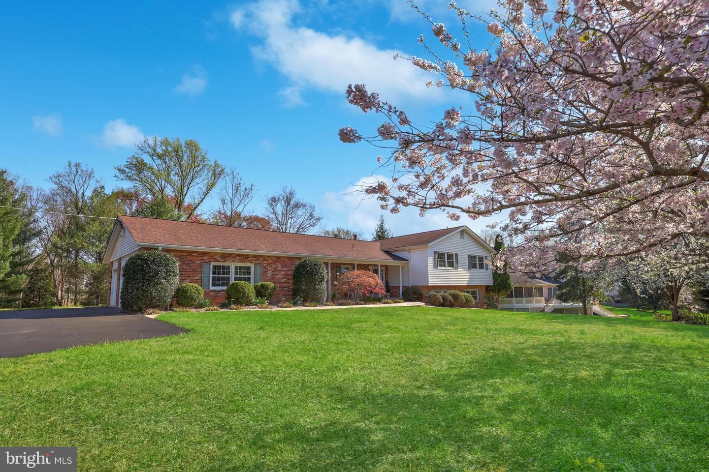 12801 Oxon Road photo 1