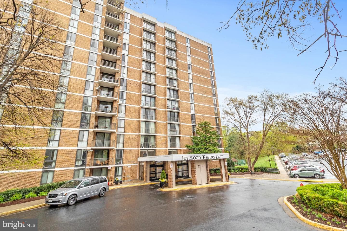 2311 Pimmit Drive #904 photo 1