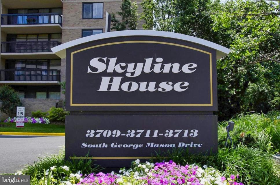 3713 S George Mason Drive #1601 photo 1