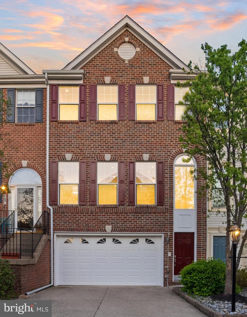 6683 Ordsall Street photo 1