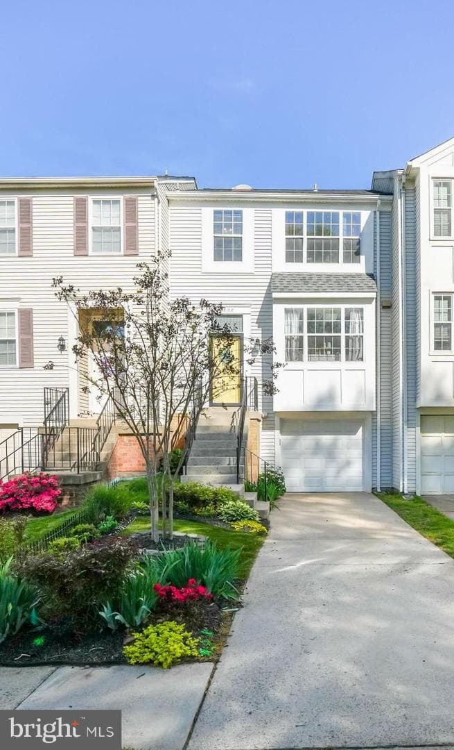 3608 Sweethorn Court photo 1