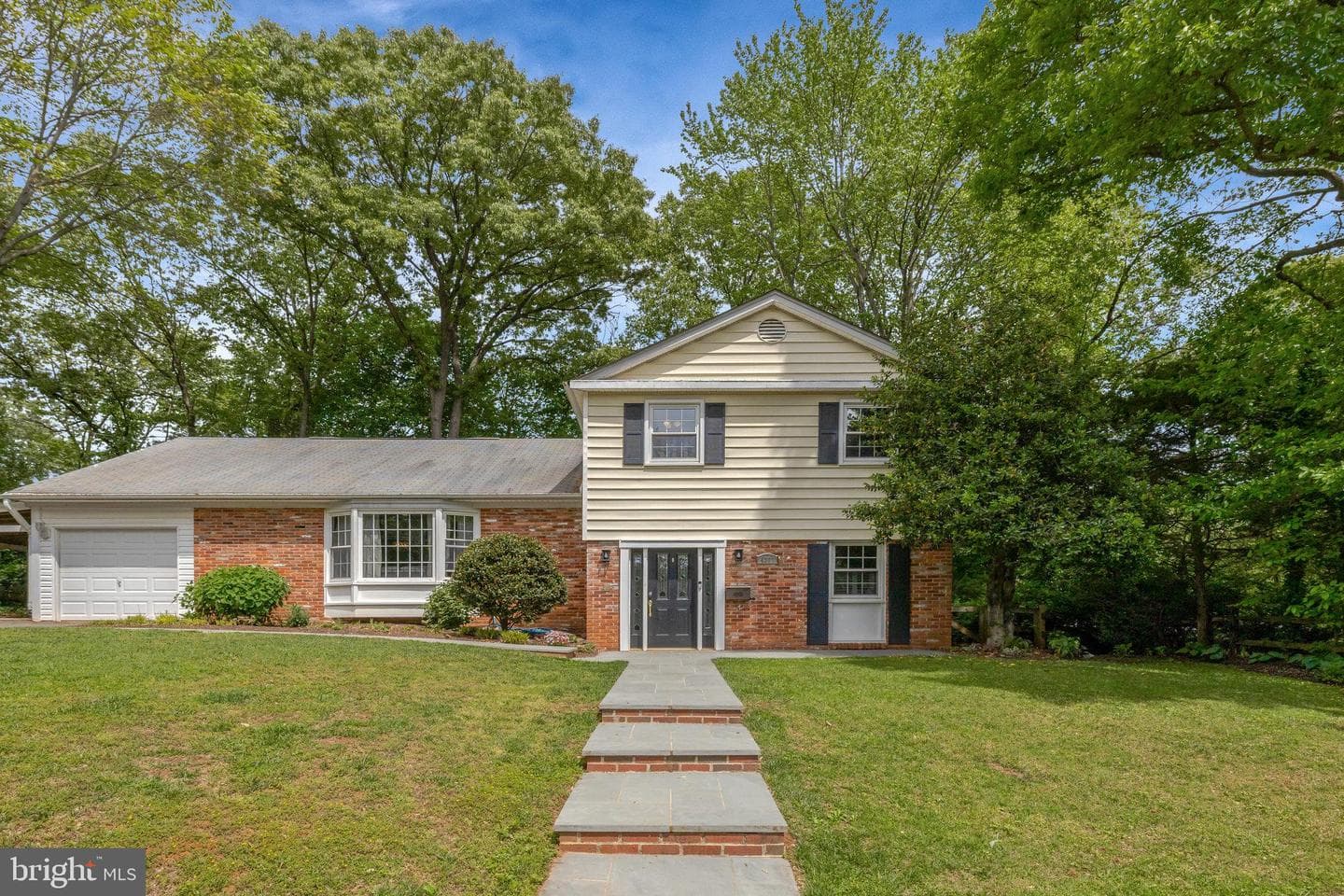 4303 S Valiant Court photo 1