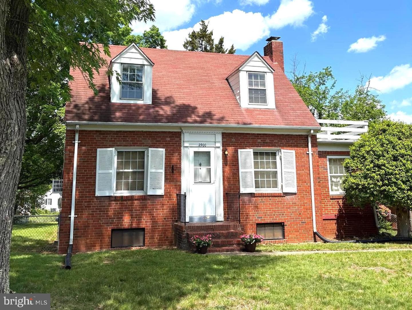 2900 Franklin Street photo 1