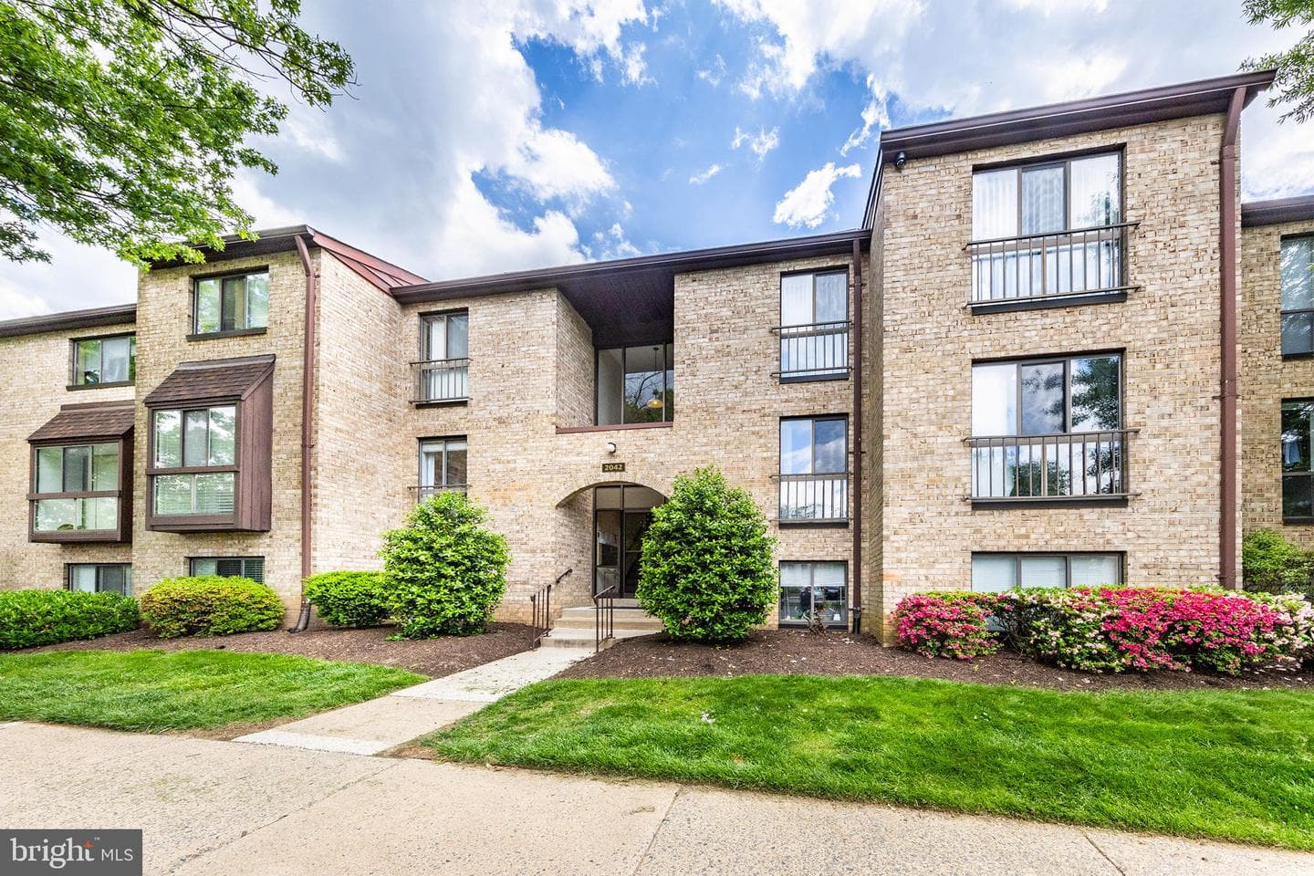 2042 Royal Fern Court #18/11b photo 1