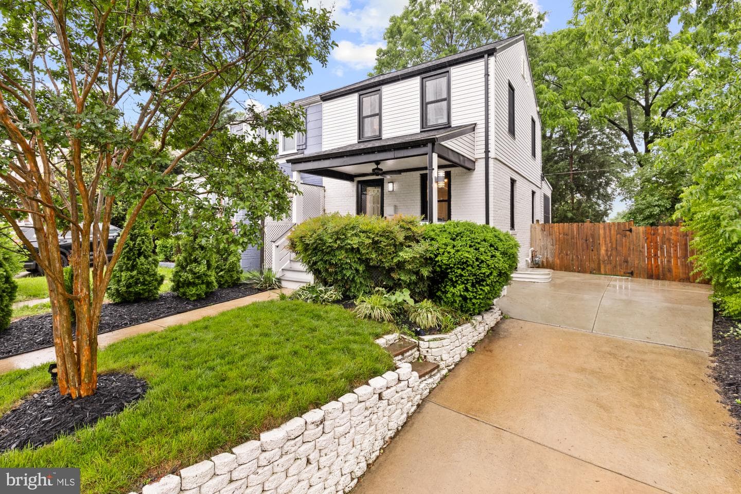 2711 Fort Drive photo 1