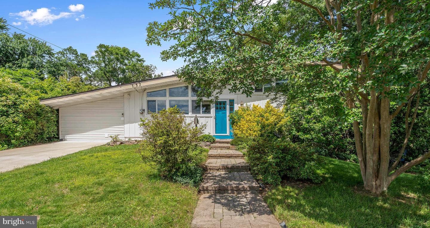 4006 Javins Drive photo 1