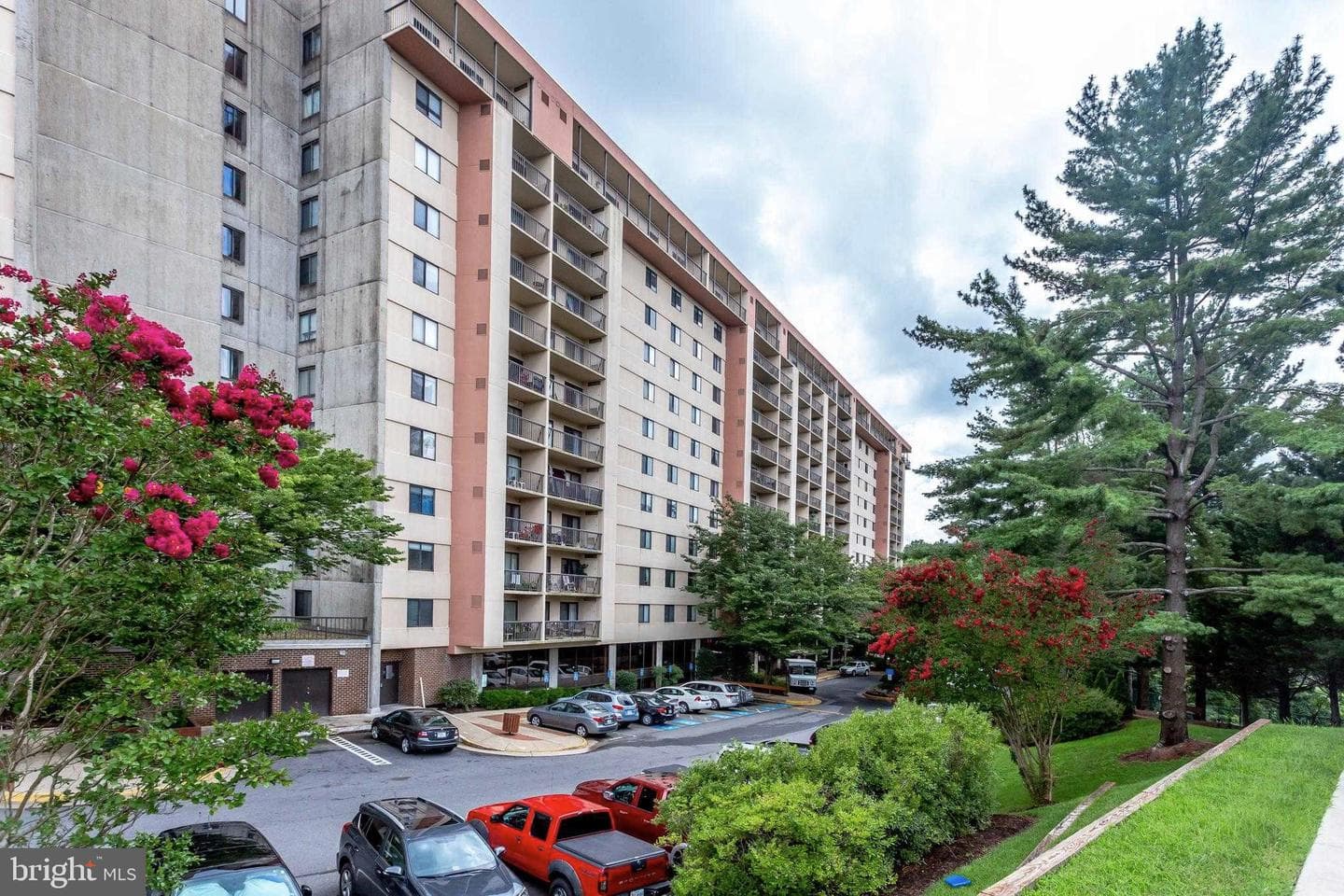 3800 Powell Lane #519