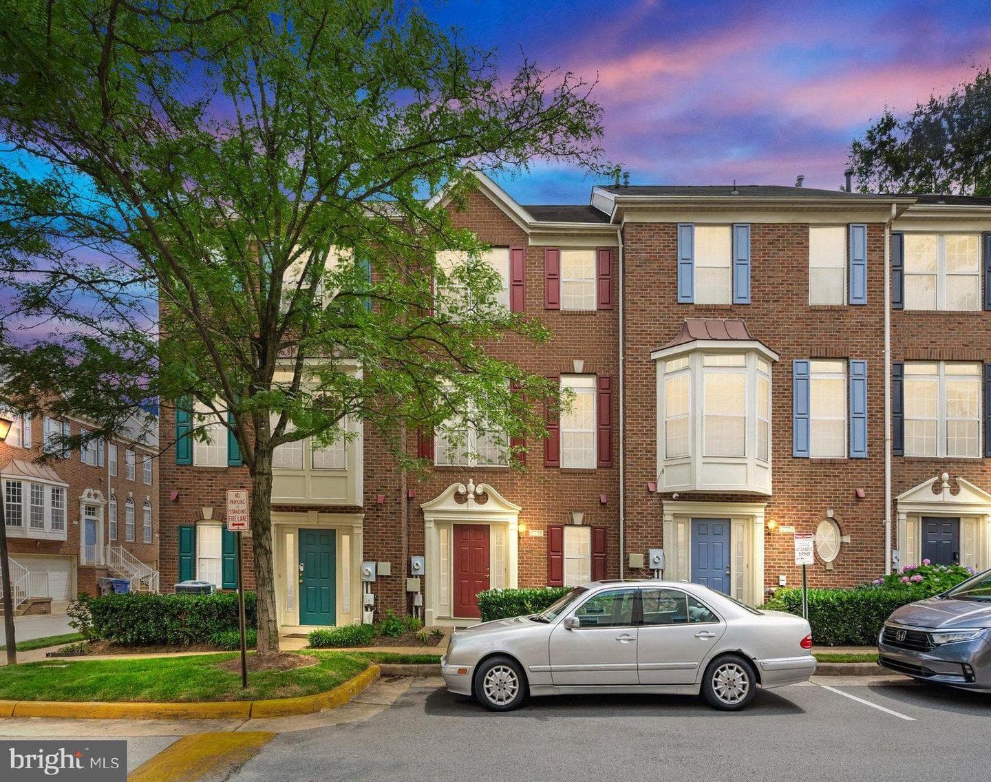 2706 Manhattan Place photo 1