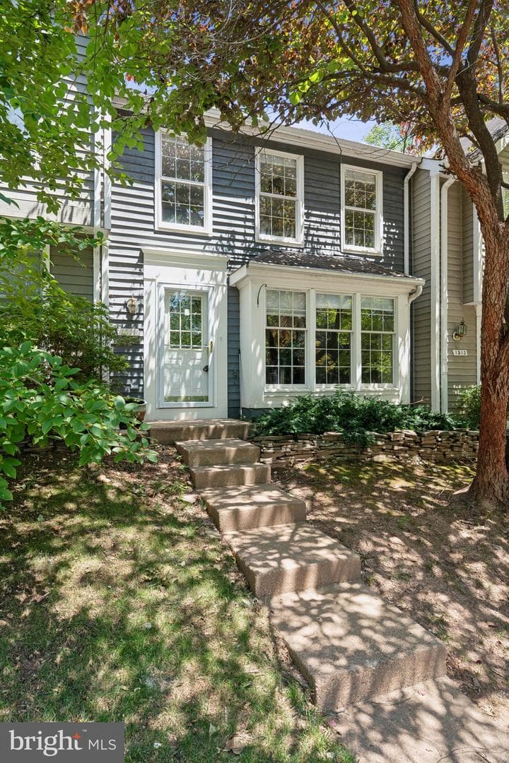 1511 Twisted Oak Drive photo 1