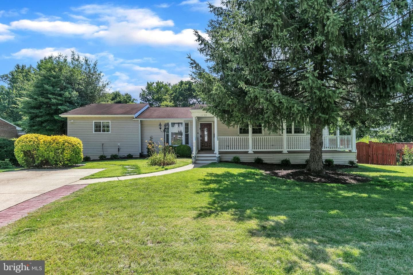 5722 Larpin Lane photo 1