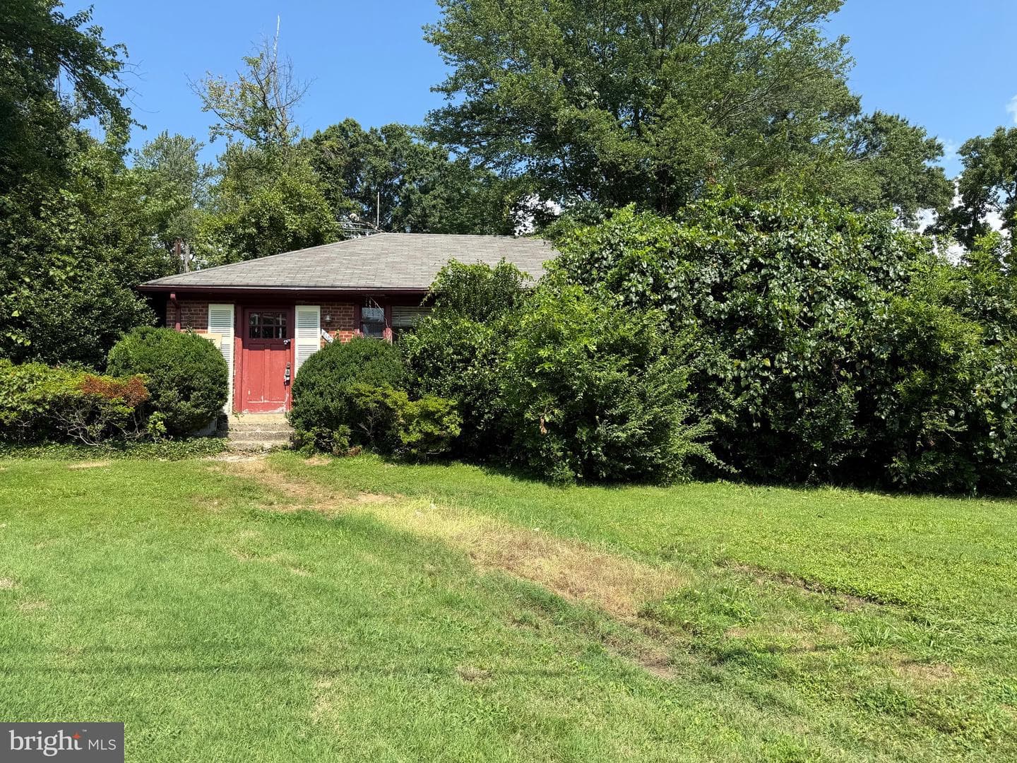 8100 Wingfield Place photo 1