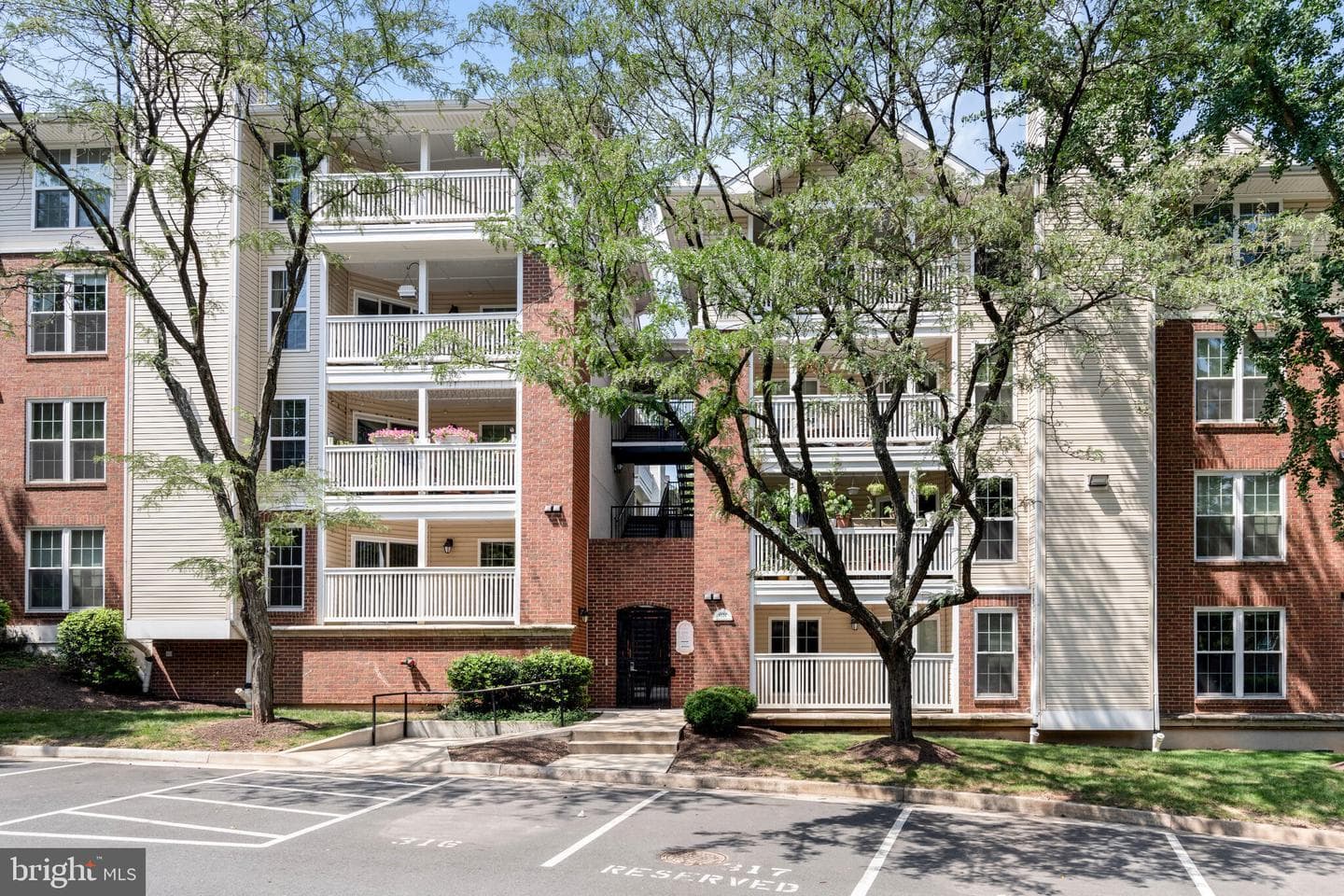 1524 Lincoln Way #406 photo 1
