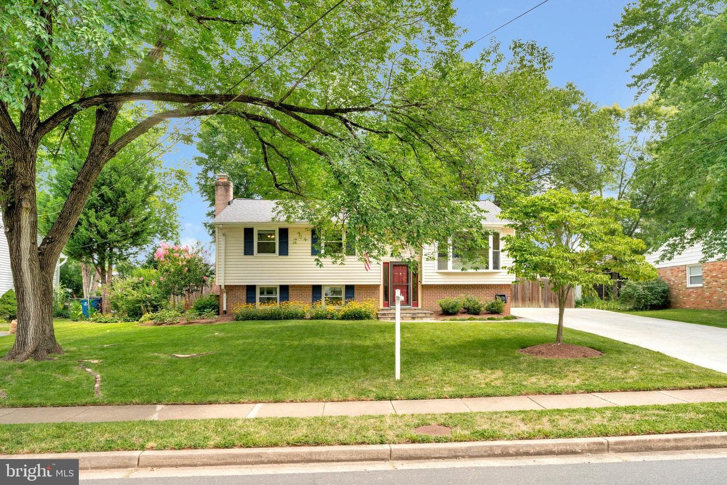 14704 Lock Drive photo 1