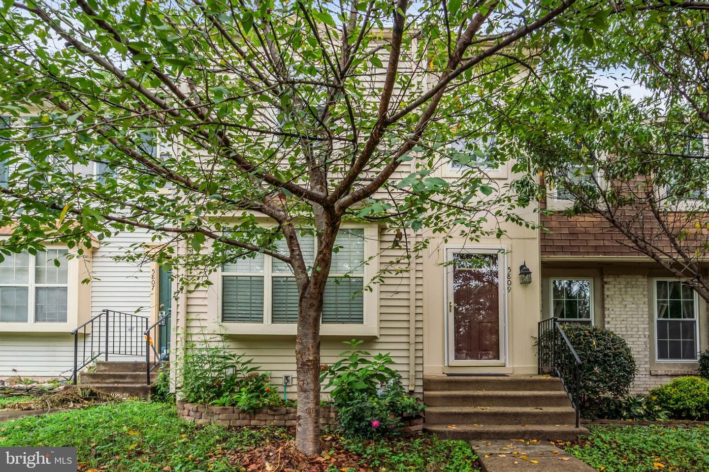 5809 Waterdale Court photo 1