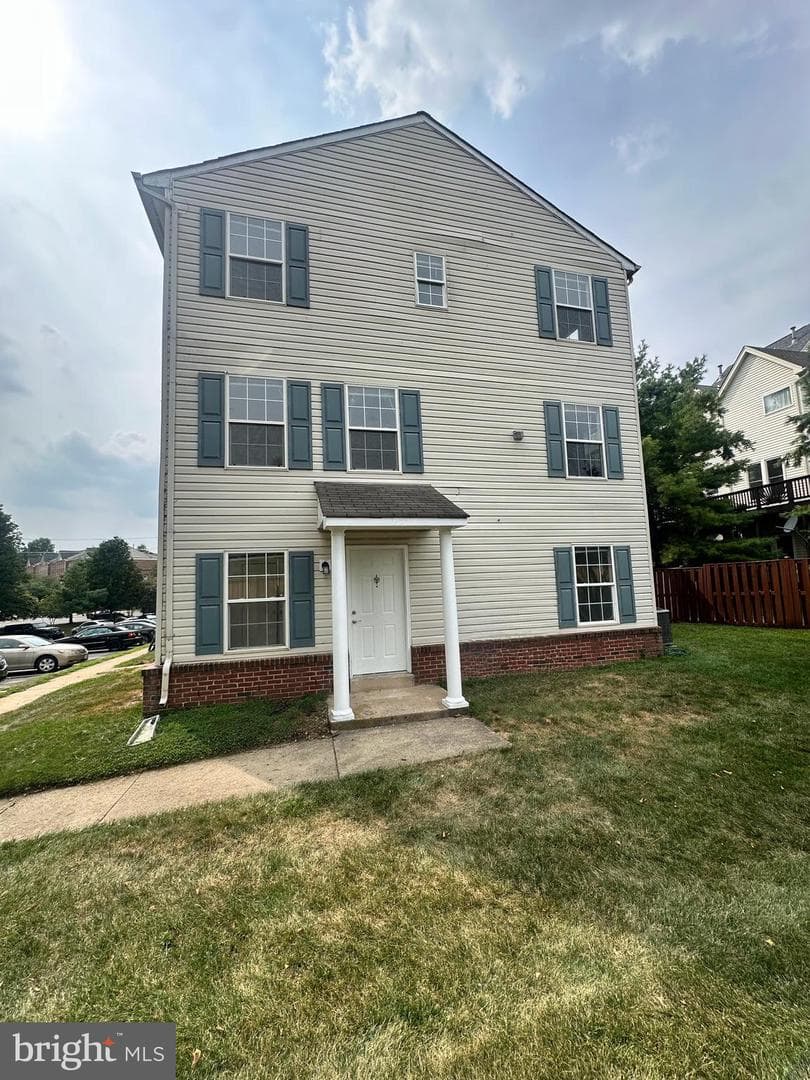 2559 Peter Jefferson Lane photo 1